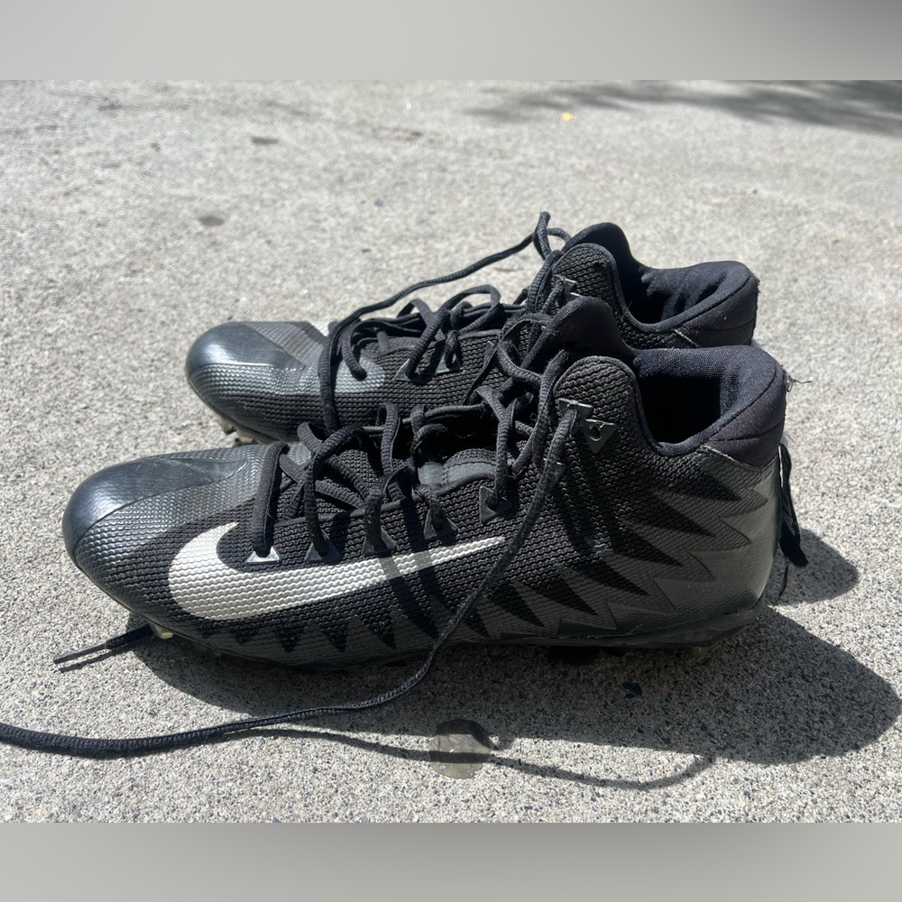 Nike Alpha Menace Soccer Cleats